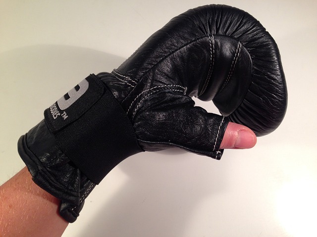 Youth kid boxing glove size