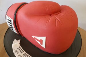 How to make boxing glove cakes?